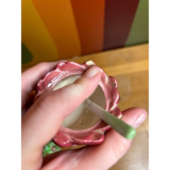 Vintage ceramic frogs on a lily pad salt and pepper shakers - small chips - Picture 10 of 10